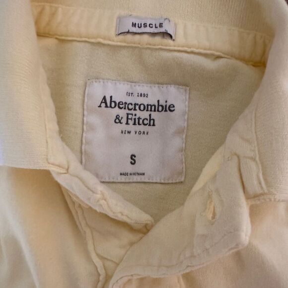 ABERCROMBIE Boys Young Men’s light yellow short sleeve polo shirt Size Small - Picture 2 of 3